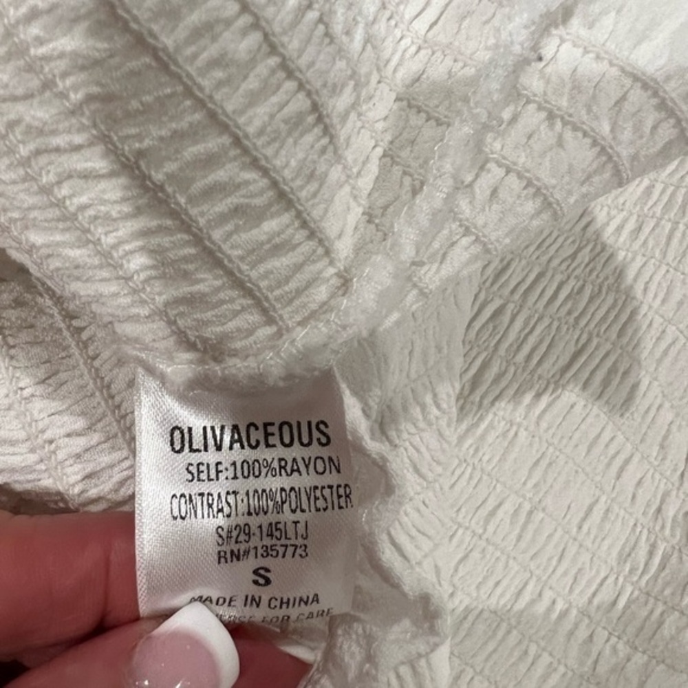 Olivaceous smocked white top size XS - Picture 4 of 5
